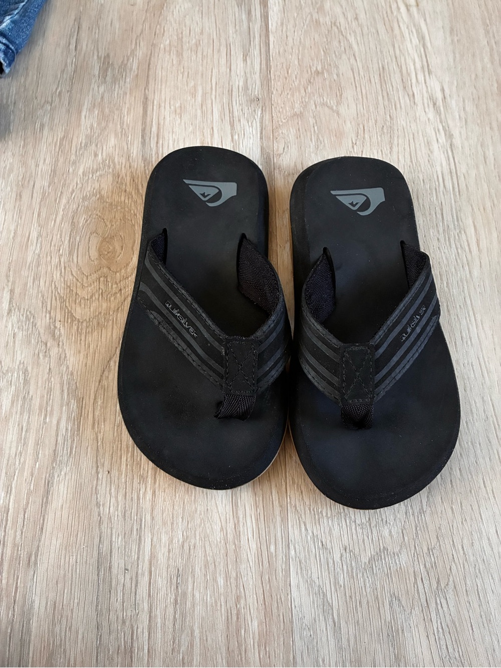 Quiksilver kids Black Flip Flops - Comfort Footbed
